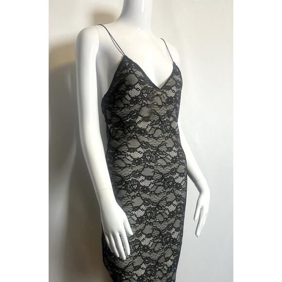 alice + Olivia Lace Slip Dress In Black. Size 8
Waist 27” to 28” - Picture 4 of 14